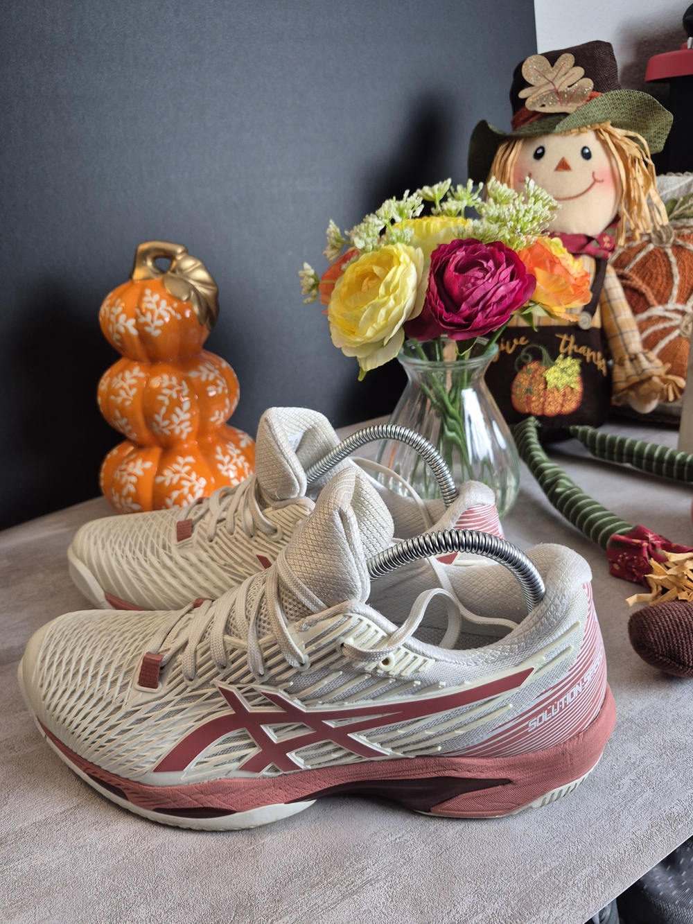 ASICS Women's Running Shoes - White with Dusty Rose Accents.Size9.5